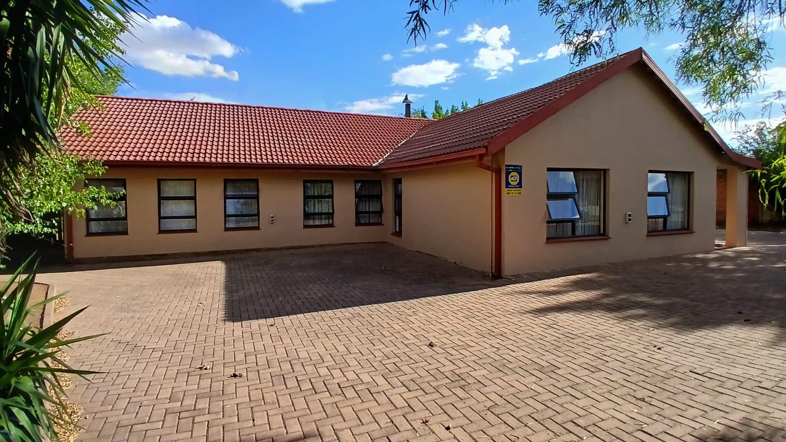 4 Bedroom Property for Sale in Pellissier Free State